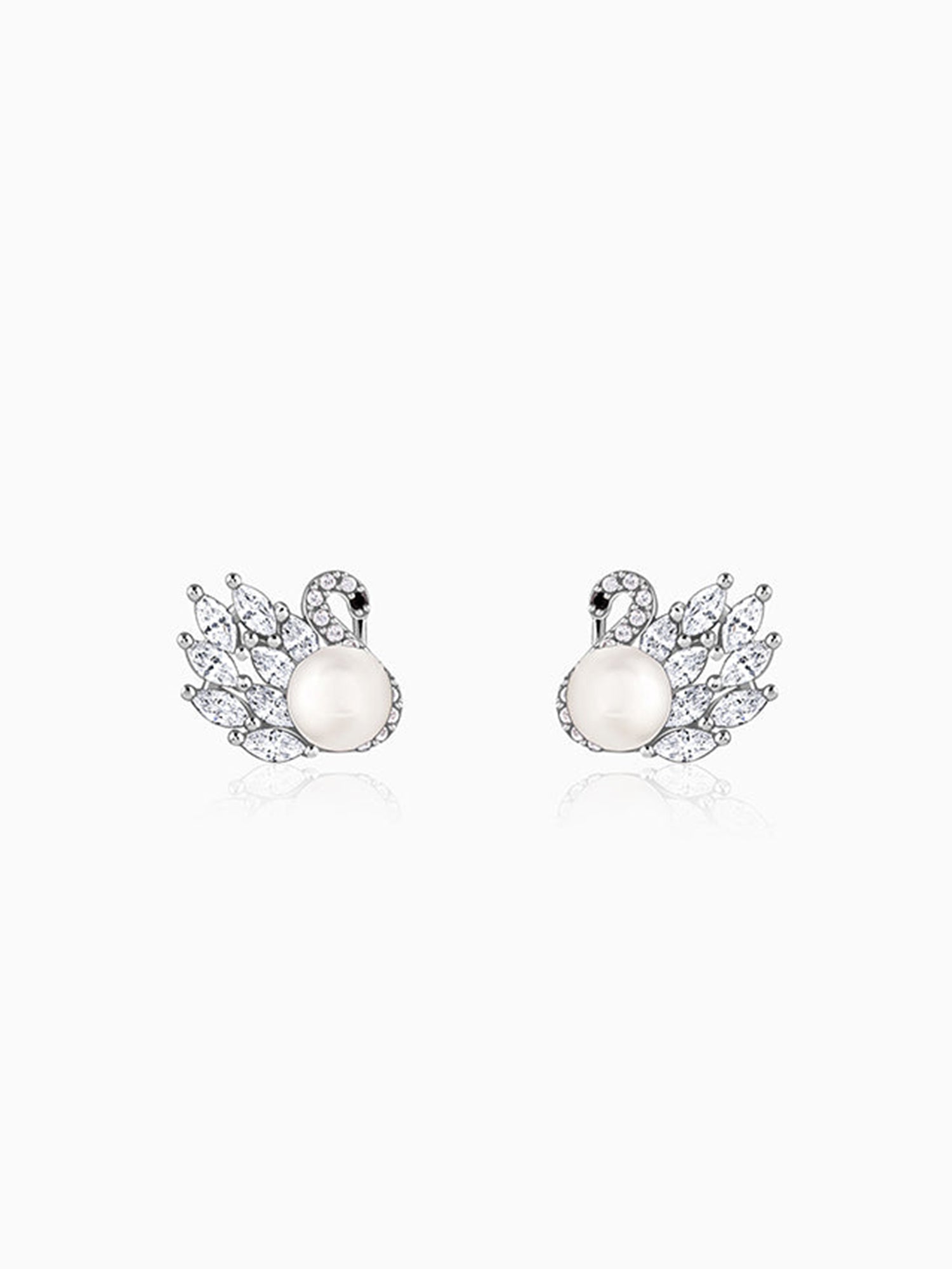 Silver Chloe Pearl Earrings