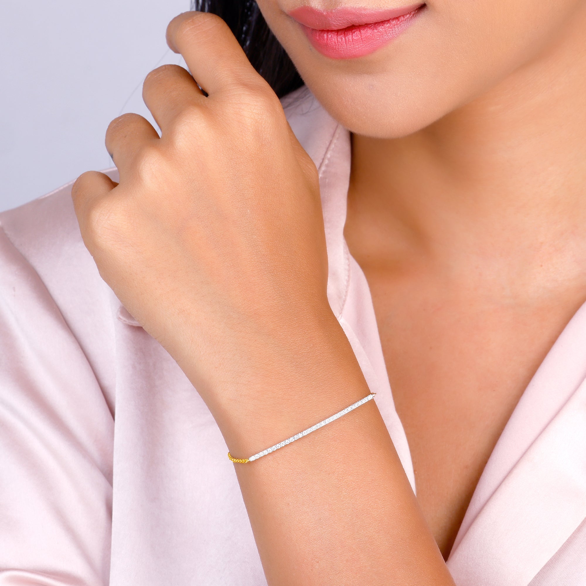 Adorning 18 K Diamond Bracelet For Ladies | Pachchigar Jewellers (Ashokbhai)