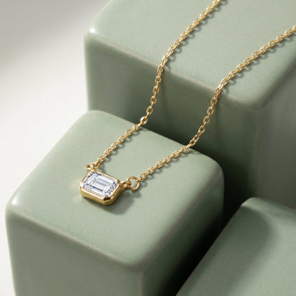 Gold Geo Aura Solitaire Lab Grown Diamond Necklace