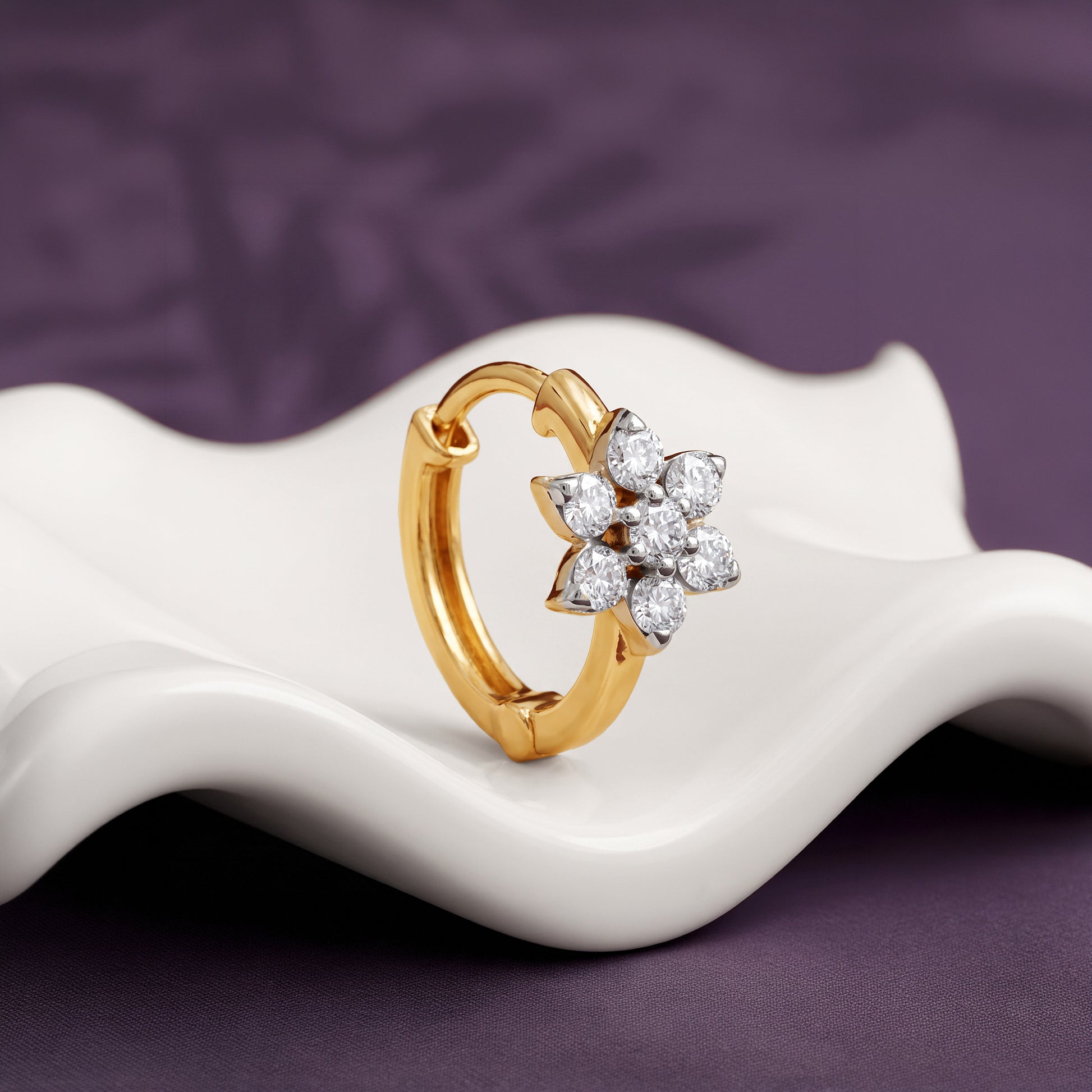 Gold Starielle Glow Lab Grown Diamond Nose Pin
