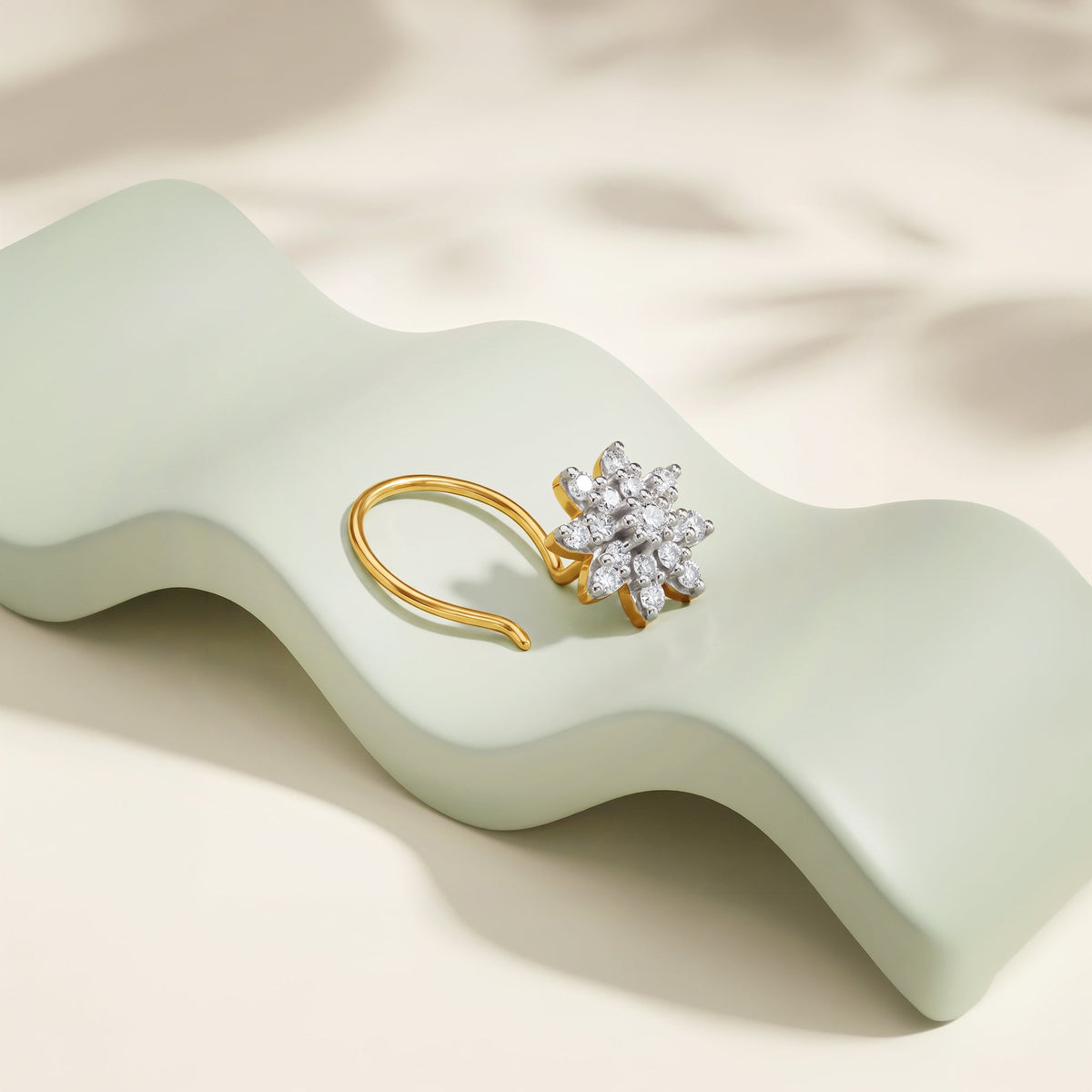 Gold Violette Bloom Lab Grown Diamond Nose Pin