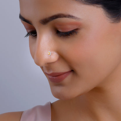 Gold Gracious Splendour Diamond Nose Pin