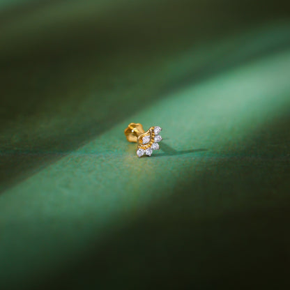 Gold Gracious Splendour Diamond Nose Pin