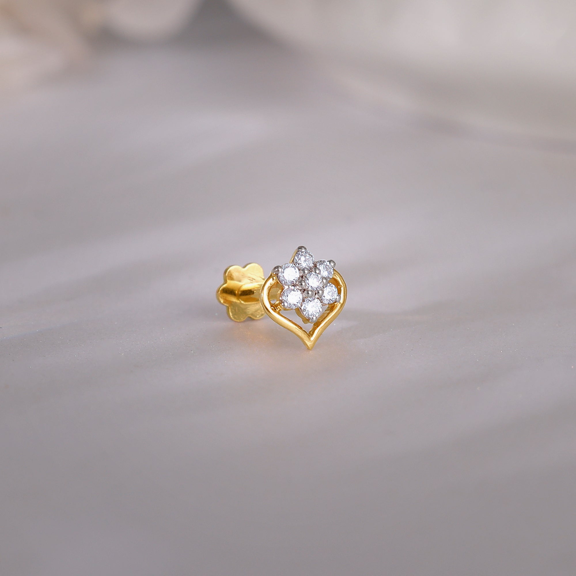 Gold Leaflet Shine Diamond Nose Pin - view 2