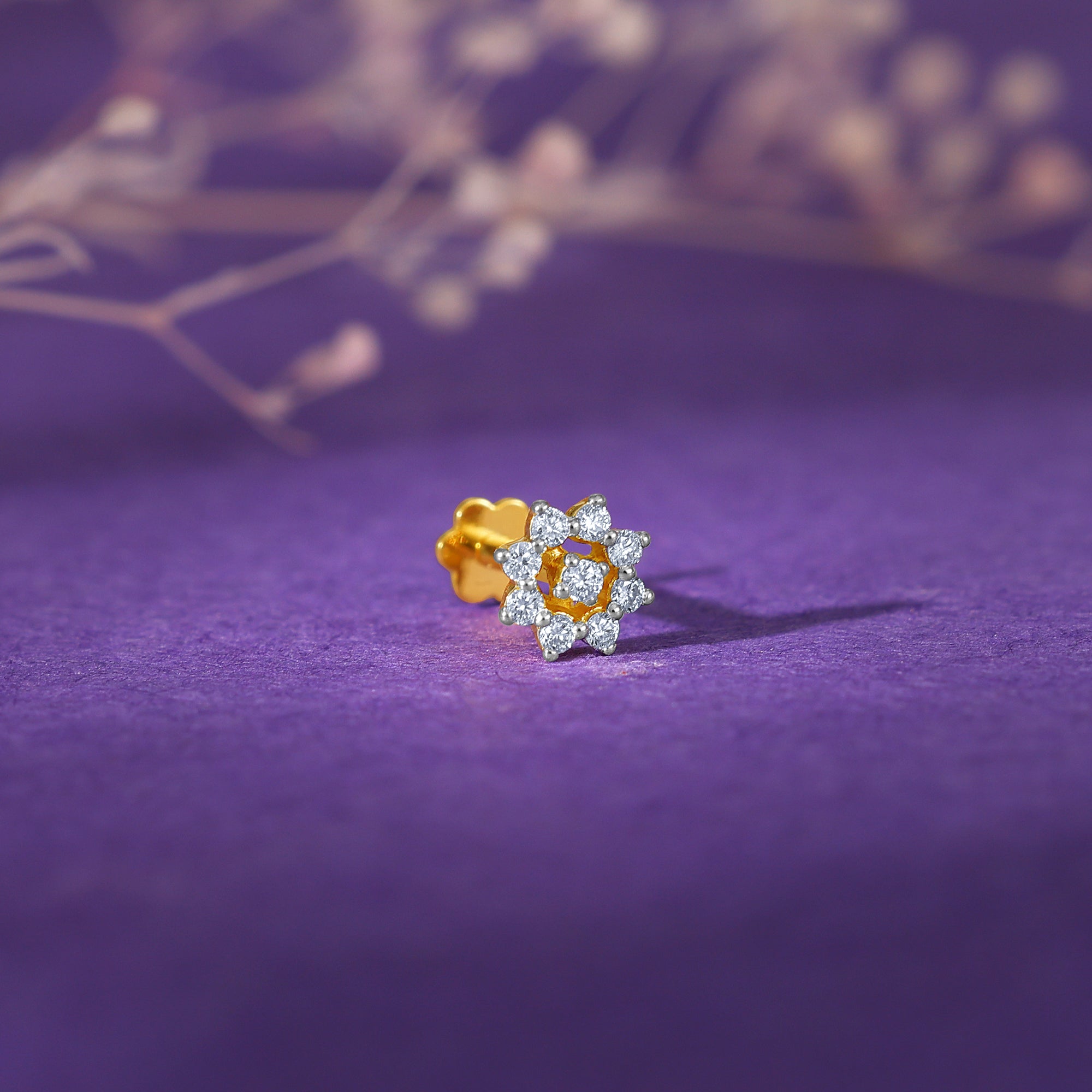 Gold Blomst Diamond Nose Pin - view 2