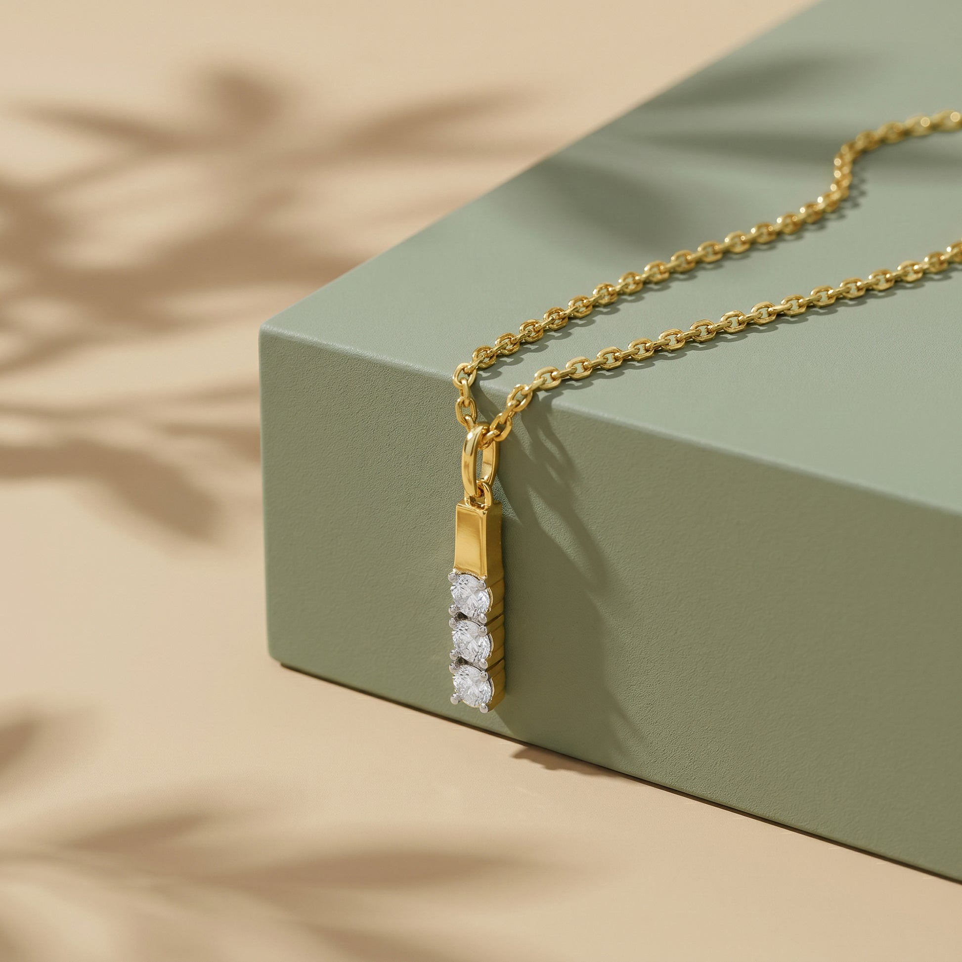 Gold Thalora Arc Lab Grown Diamond Pendant