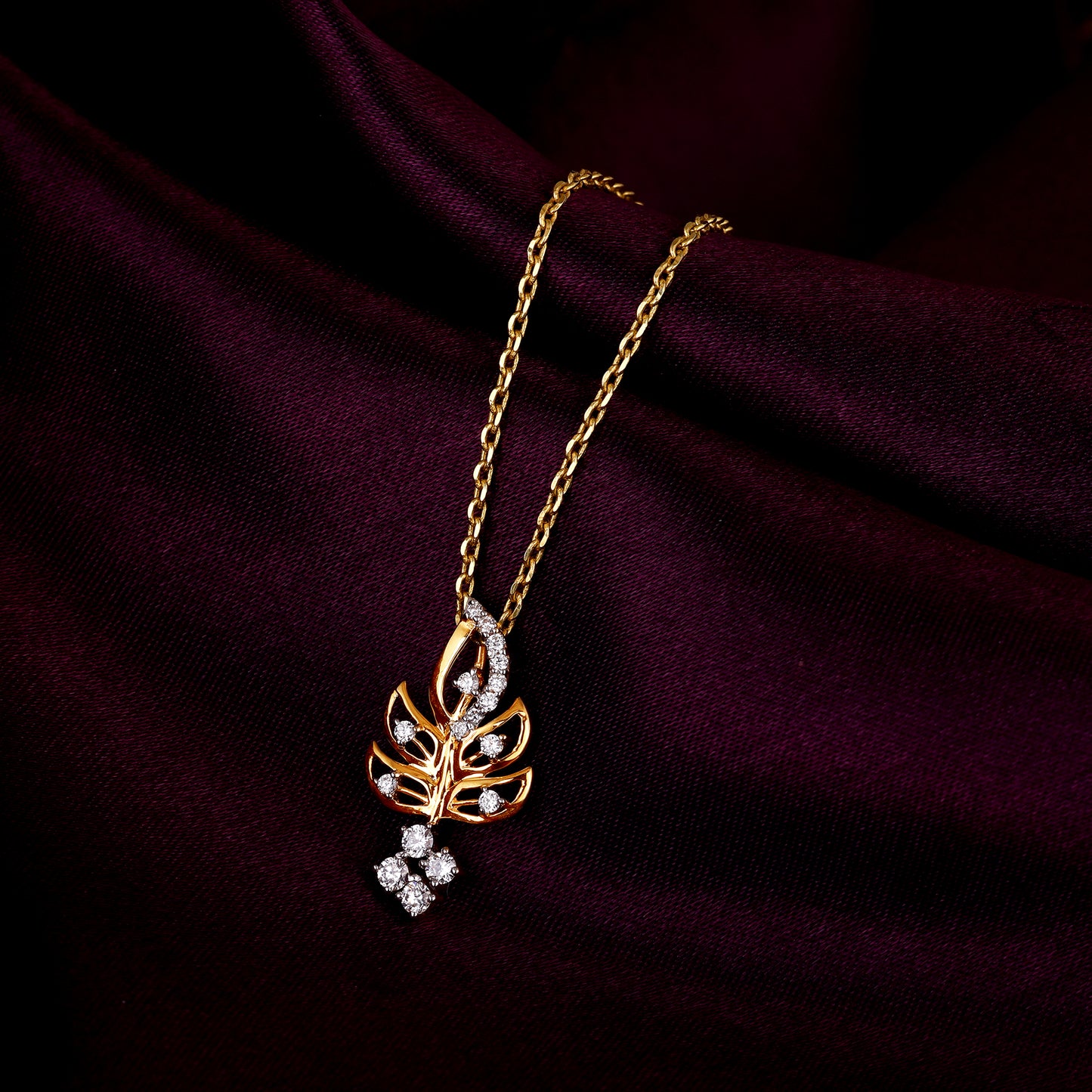 Gold Leafy Grace Diamond Pendant