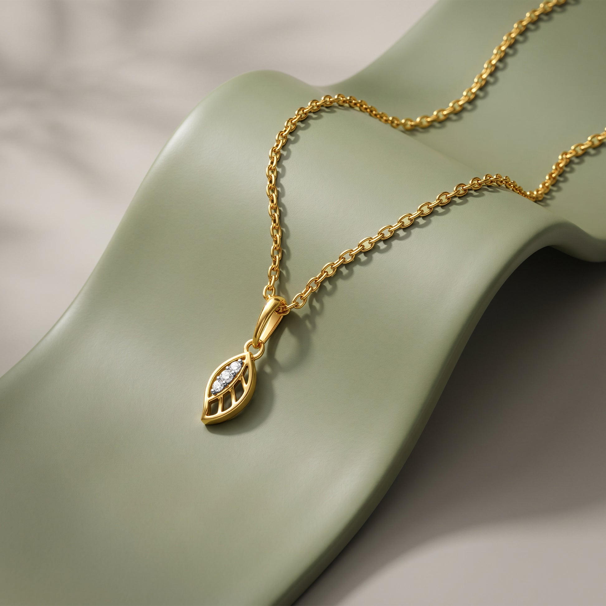 Gold Verdant Lab Grown Diamond Pendant