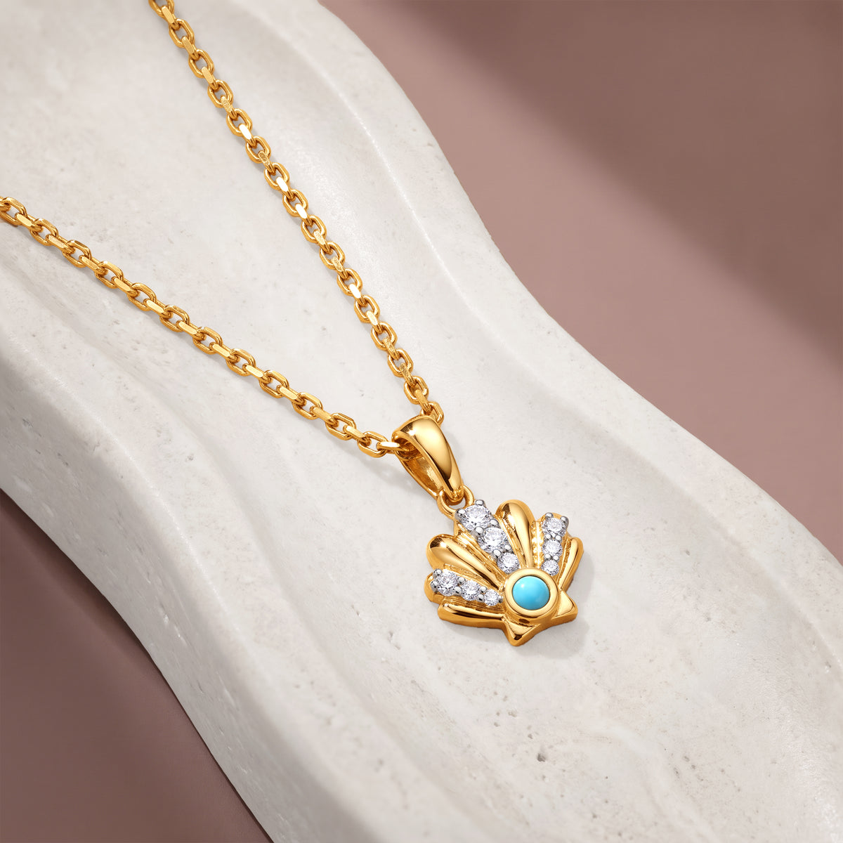 Gold Chandra Lab Grown Diamond Pendant