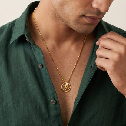 Gold Omkara Solitaire Lab Grown Diamond Convertible Rakhi Pendant