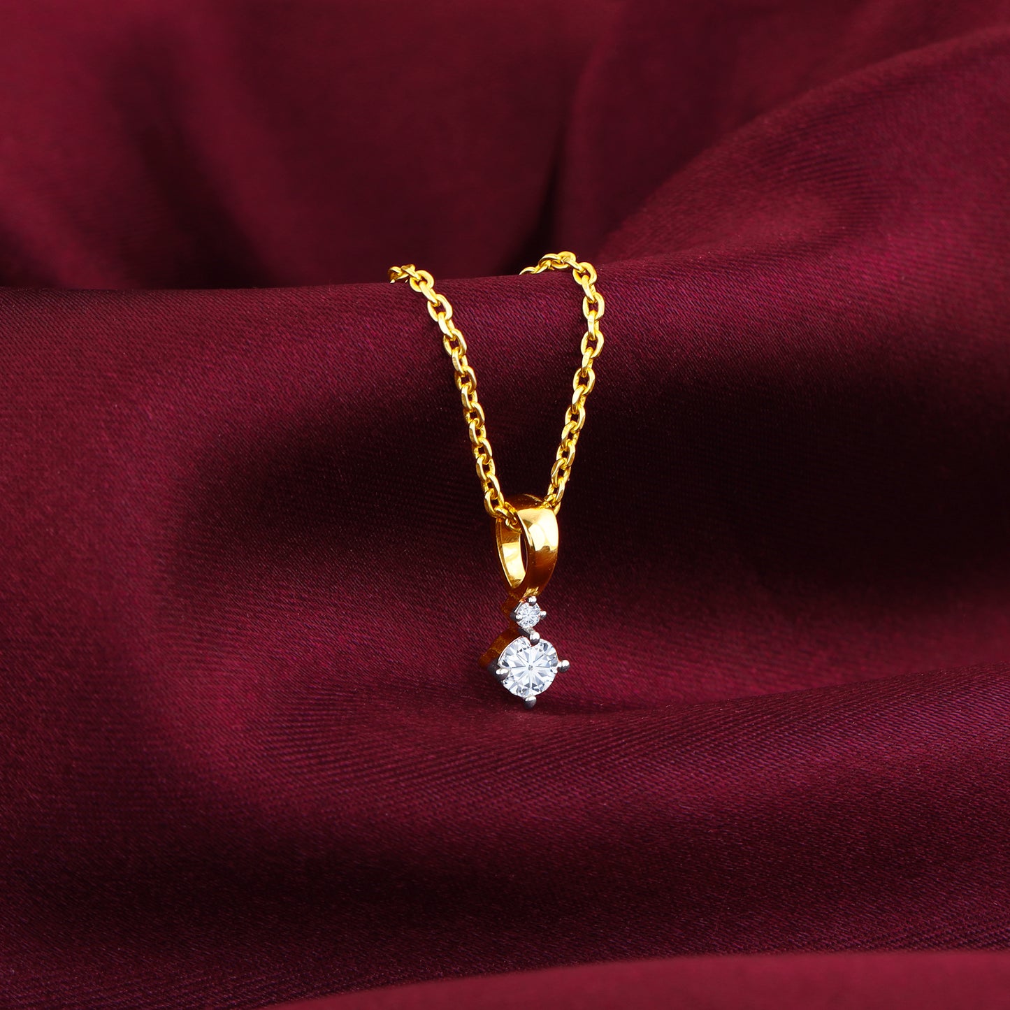 Gold Captivating Diamond Pendant