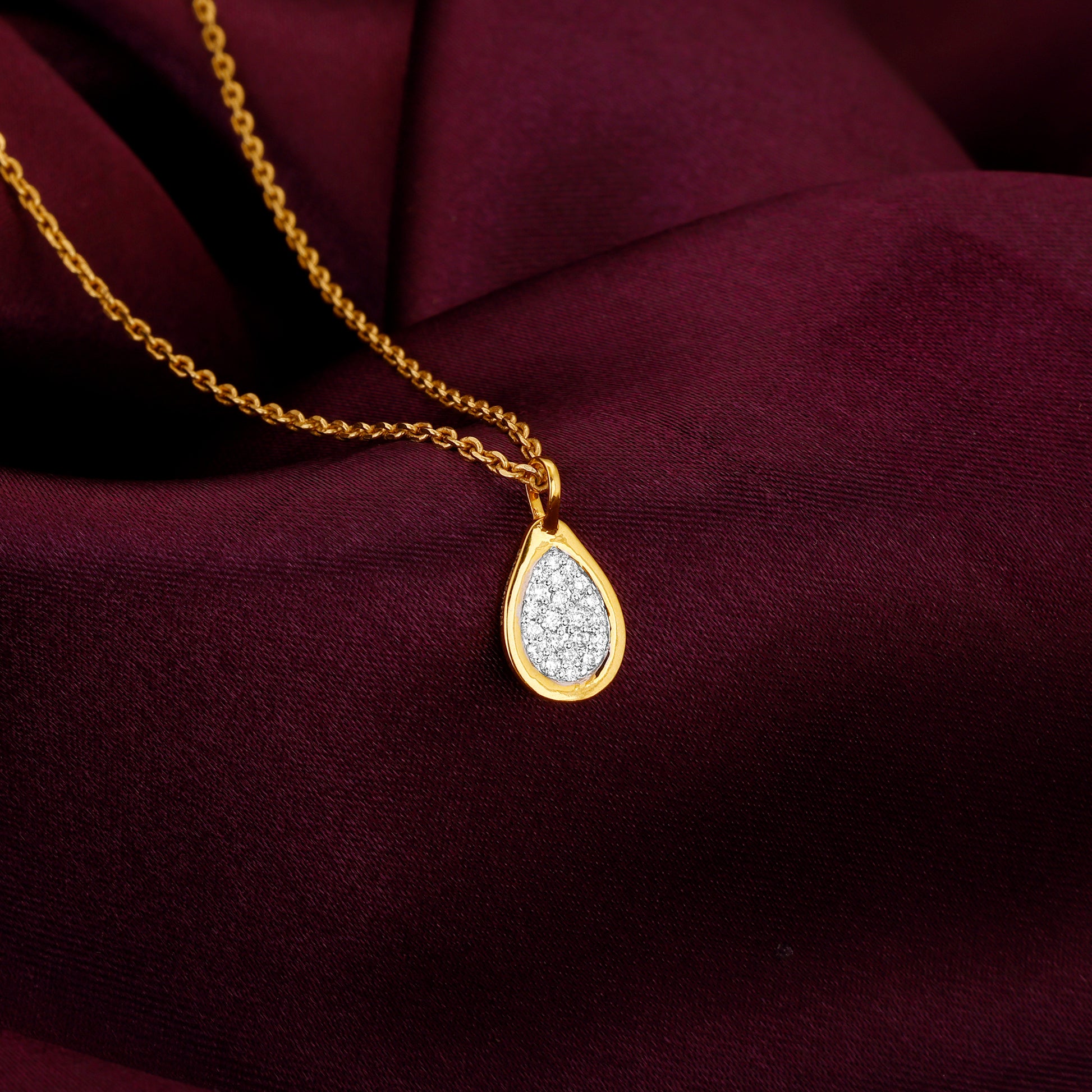 Gold Charming Drop Diamond Pendant