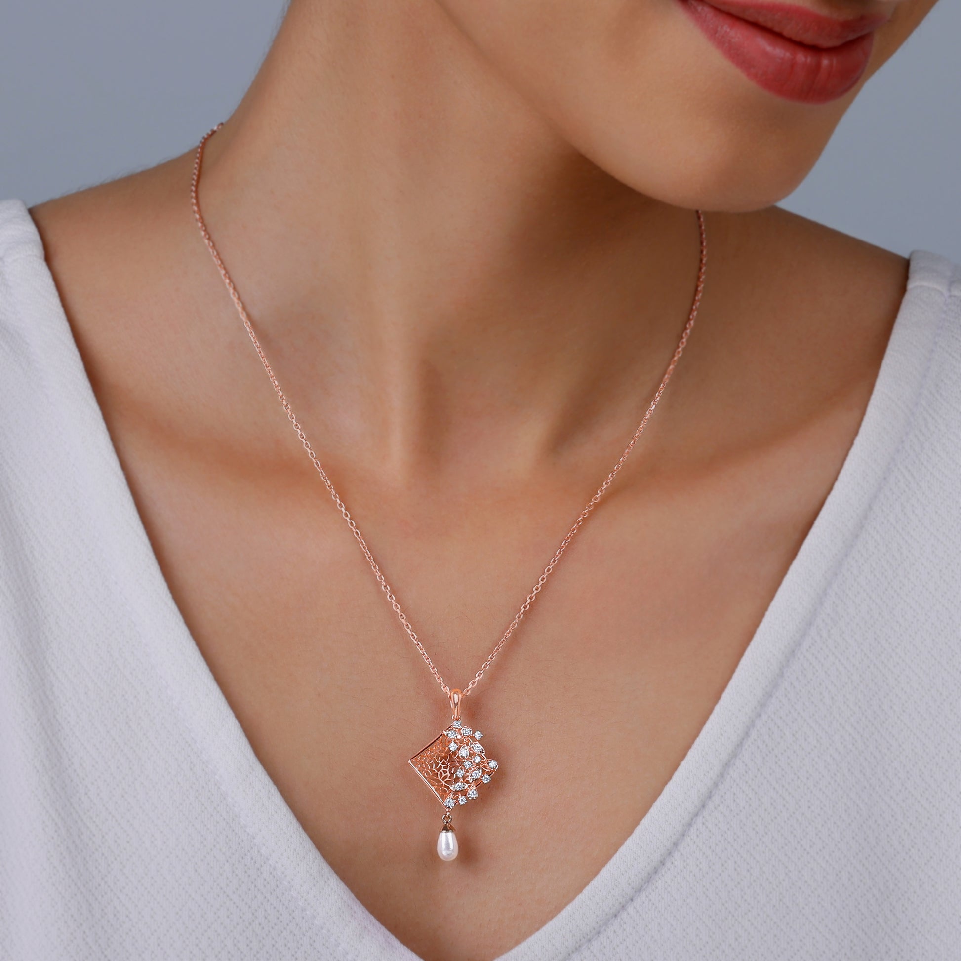 Rose Gold Vega Diamond Pendant – Heer by GIVA