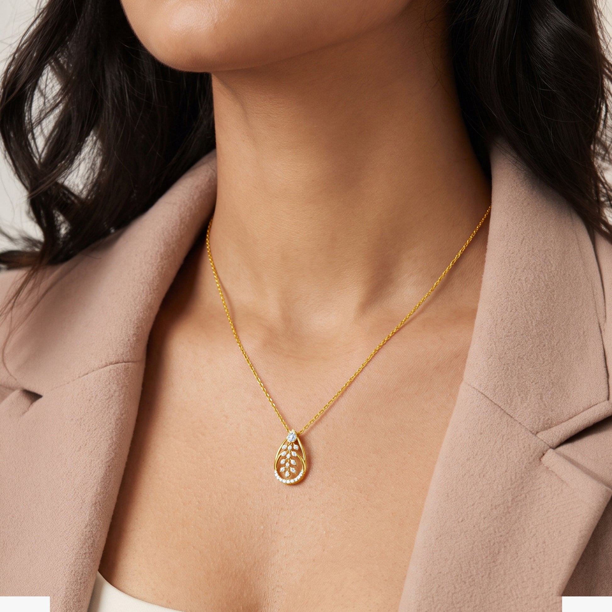 Gold Verdelle Glow Lab Grown Diamond Pendant