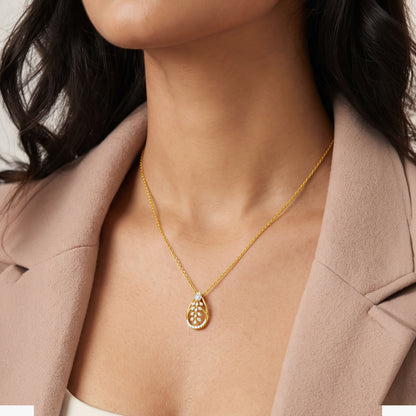 Gold Verdelle Glow Lab Grown Diamond Pendant