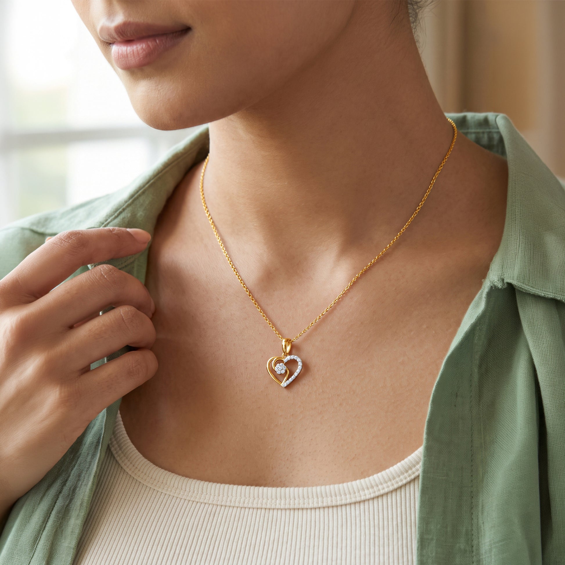 Gold Amoura Link Lab Grown Diamond Pendant