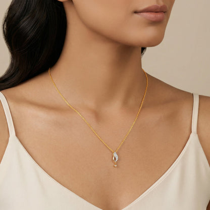 Gold Curvefall Lab Grown Diamond Pendant