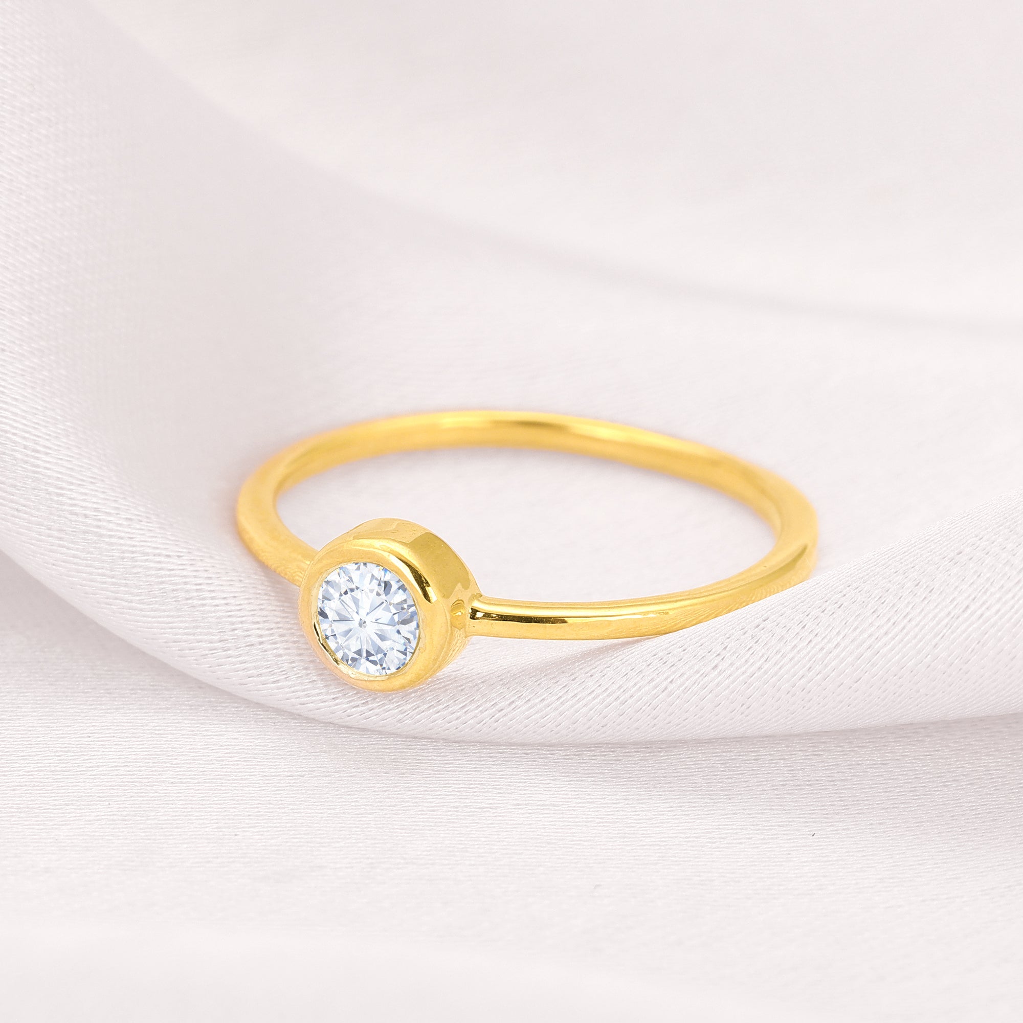 Mira 0.70 Pointer Round Solitaire Engagement Diamond Ring | Fiona Diamonds
