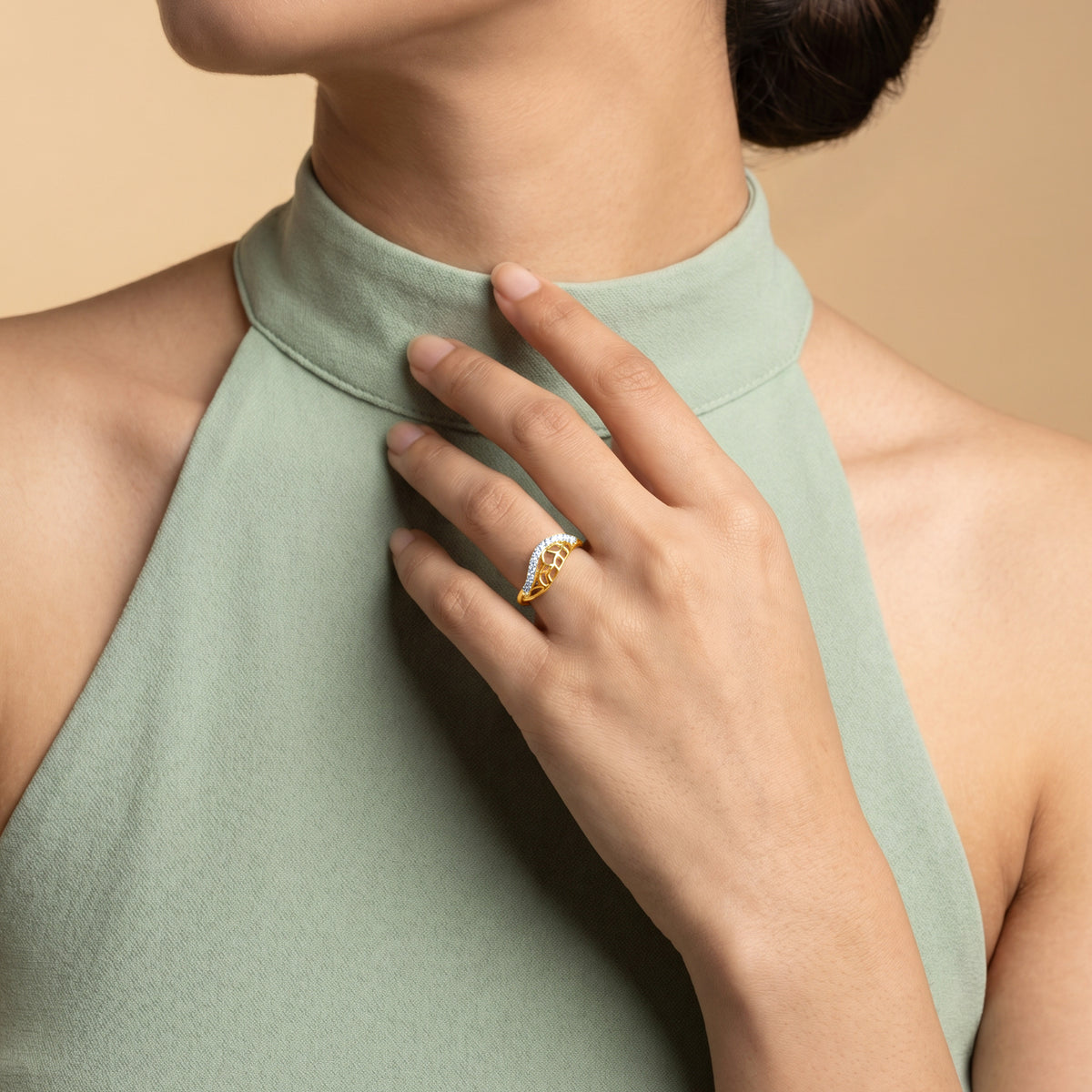 Gold Dentelle Arc Lab Grown Diamond Ring (Size 12)