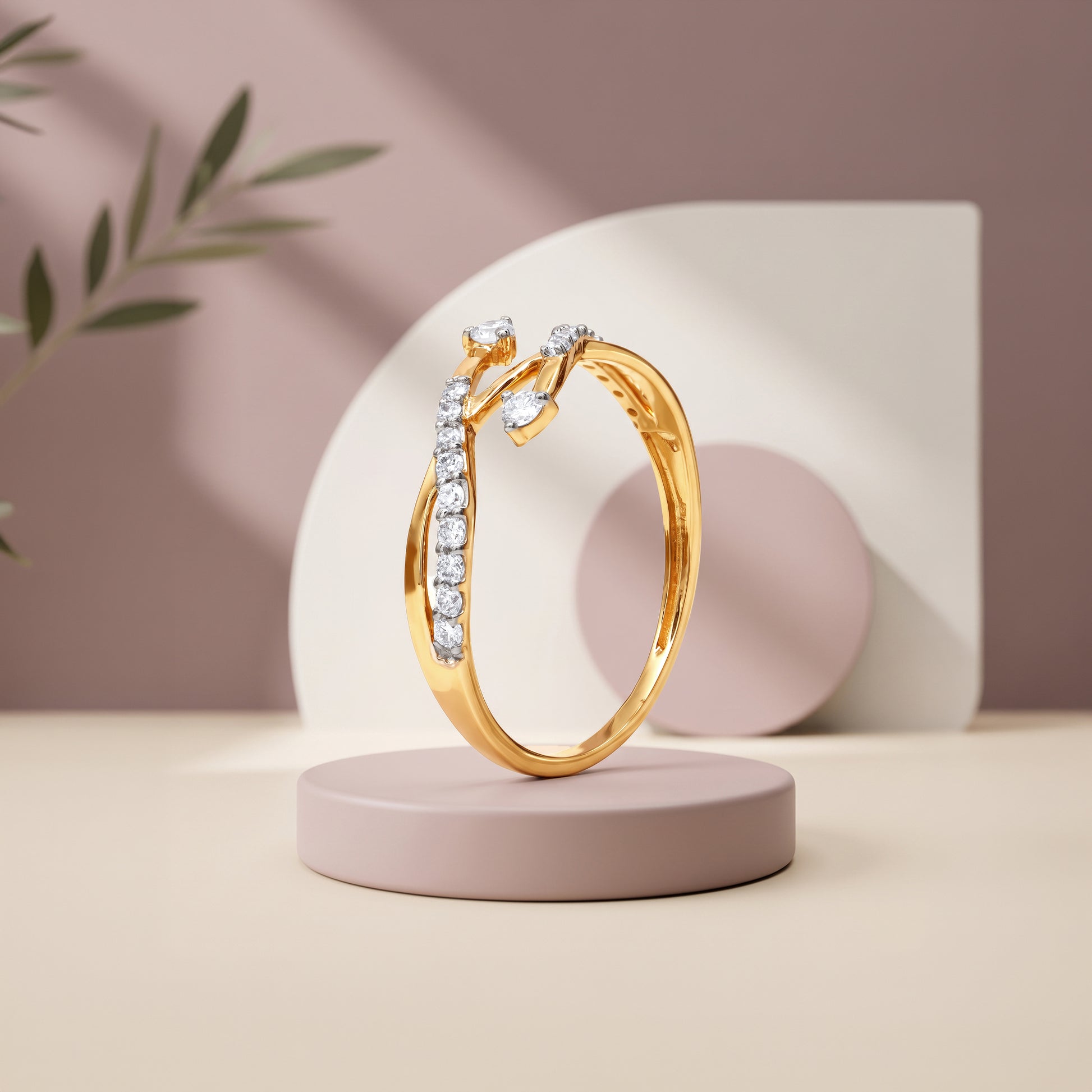 Gold Ruban Etoile Lab Grown Diamond Ring (Size 12)