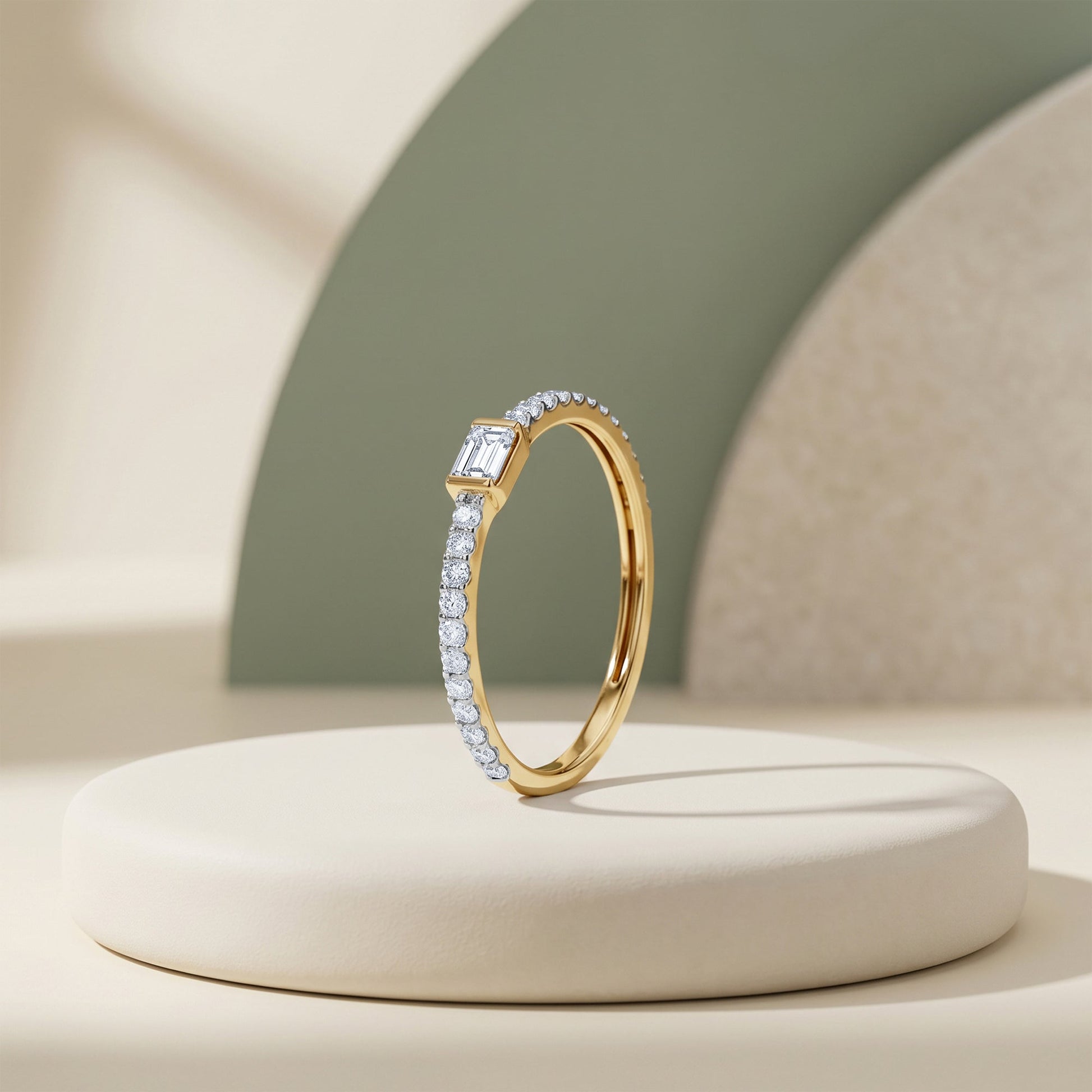 Gold Sovereign Spark Lab Grown Diamond Ring (Size 12)