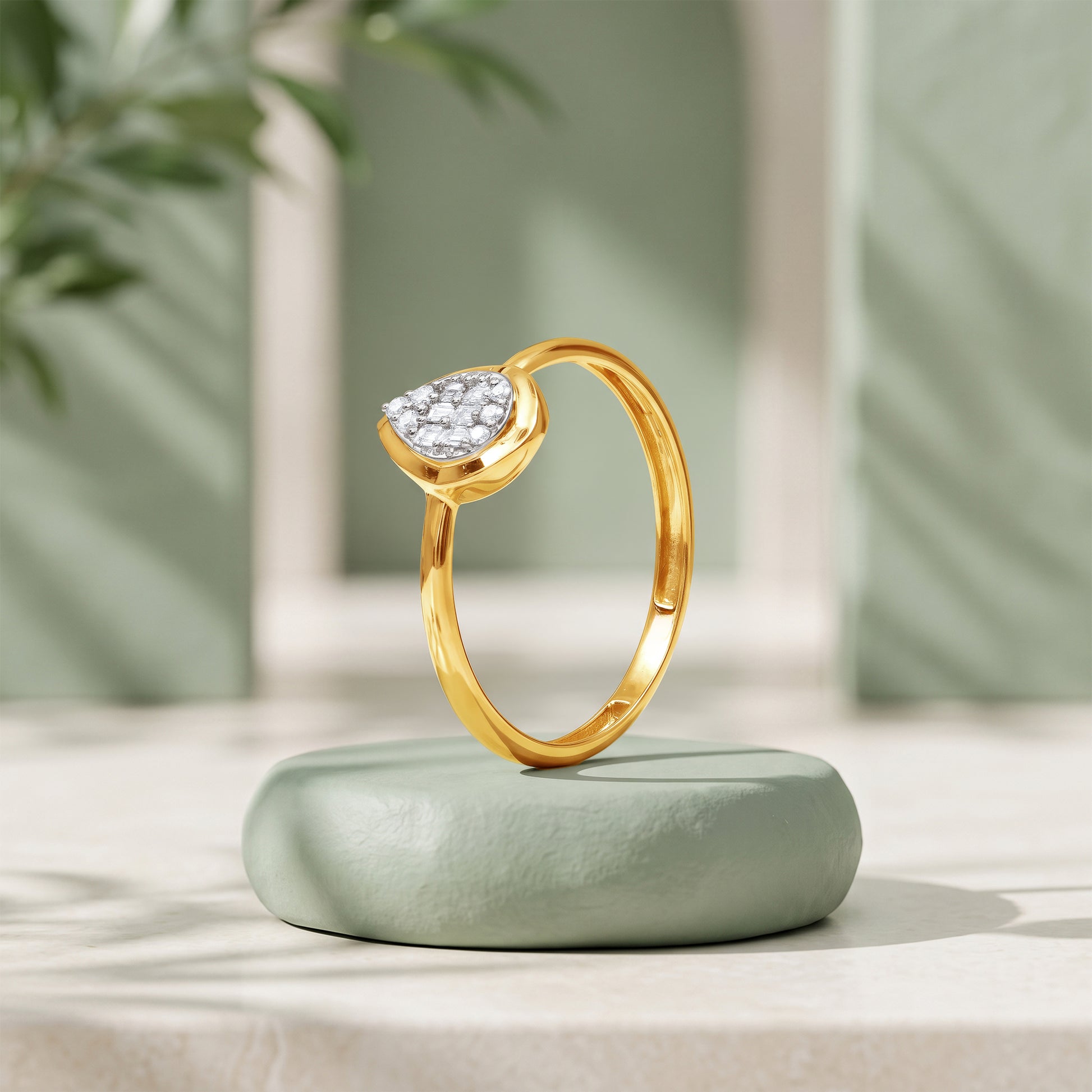 Gold Dewdrop Poise Lab Grown Diamond Ring (Size 12)