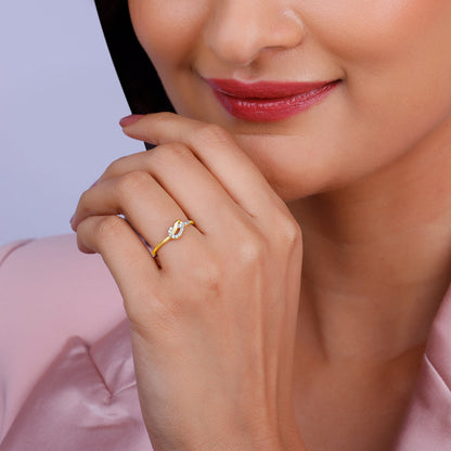 Gold Classic Knotted Diamond Ring