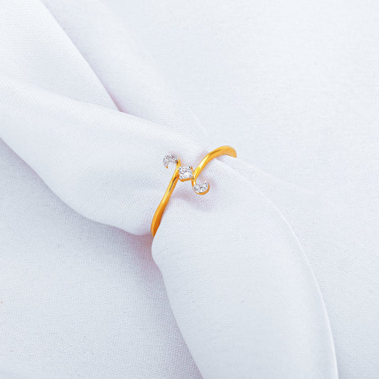 Gold Sleek Diamond Ring
