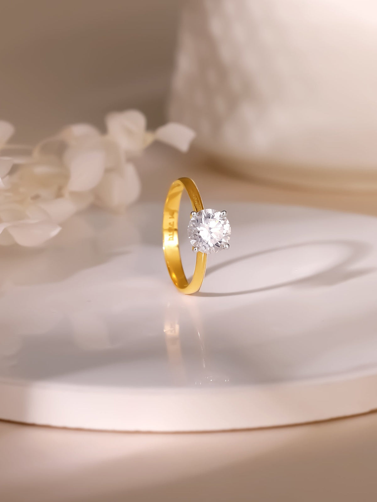 Anushka Sharma Gold Mystic Aura Solitaire Diamond Ring