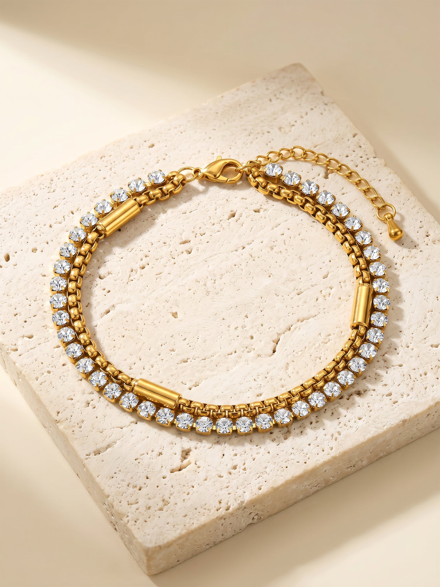 OnnMe by GIVA Main Event Gold Plated Bracelet