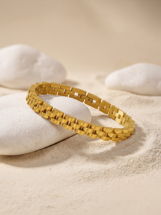 OnnMe by GIVA Classic Standard Gold Plated Bracelet For Men