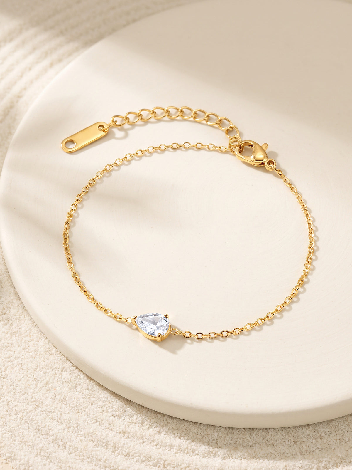IXIA by GIVA Pop Single Gold Plated Bracelet