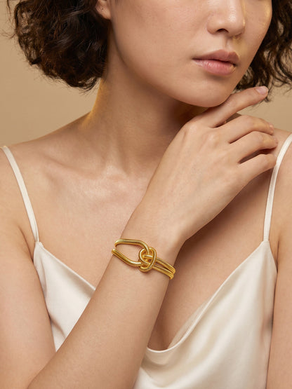 OnnMe by GIVA Knot Ready Gold Plated Bracelet