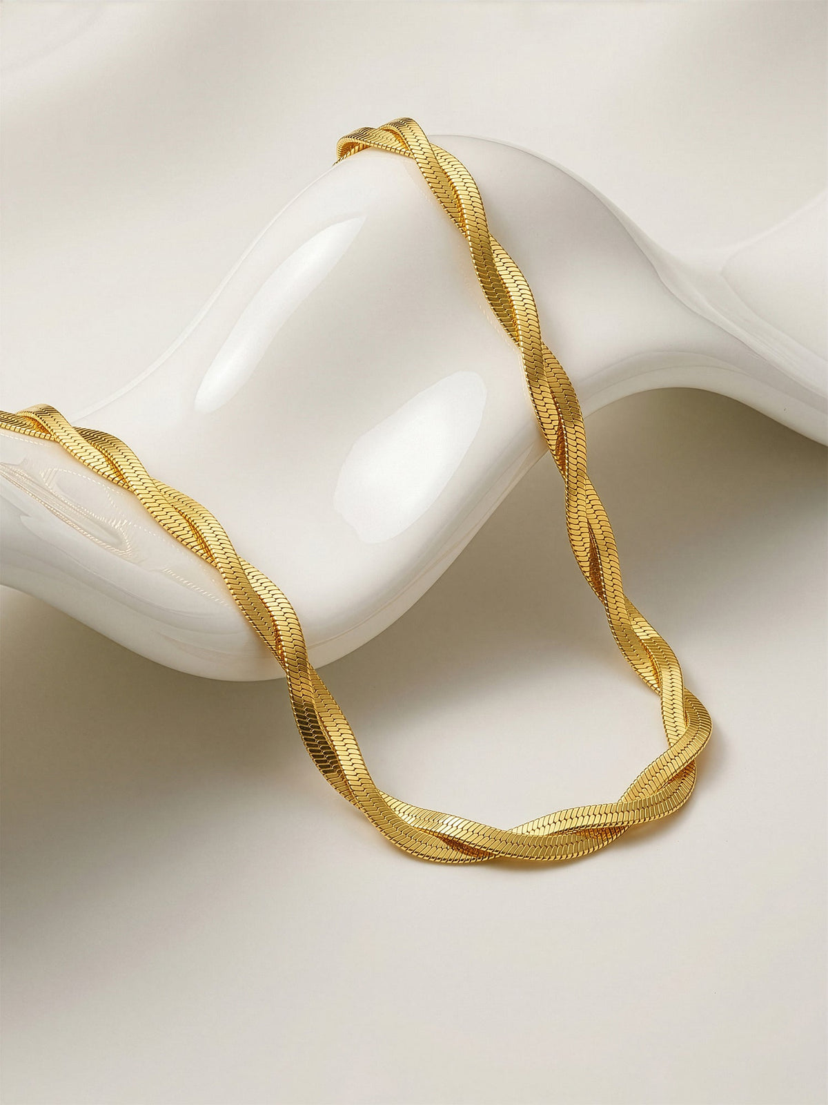 IXIA by GIVA Spiral State Gold Plated Chain