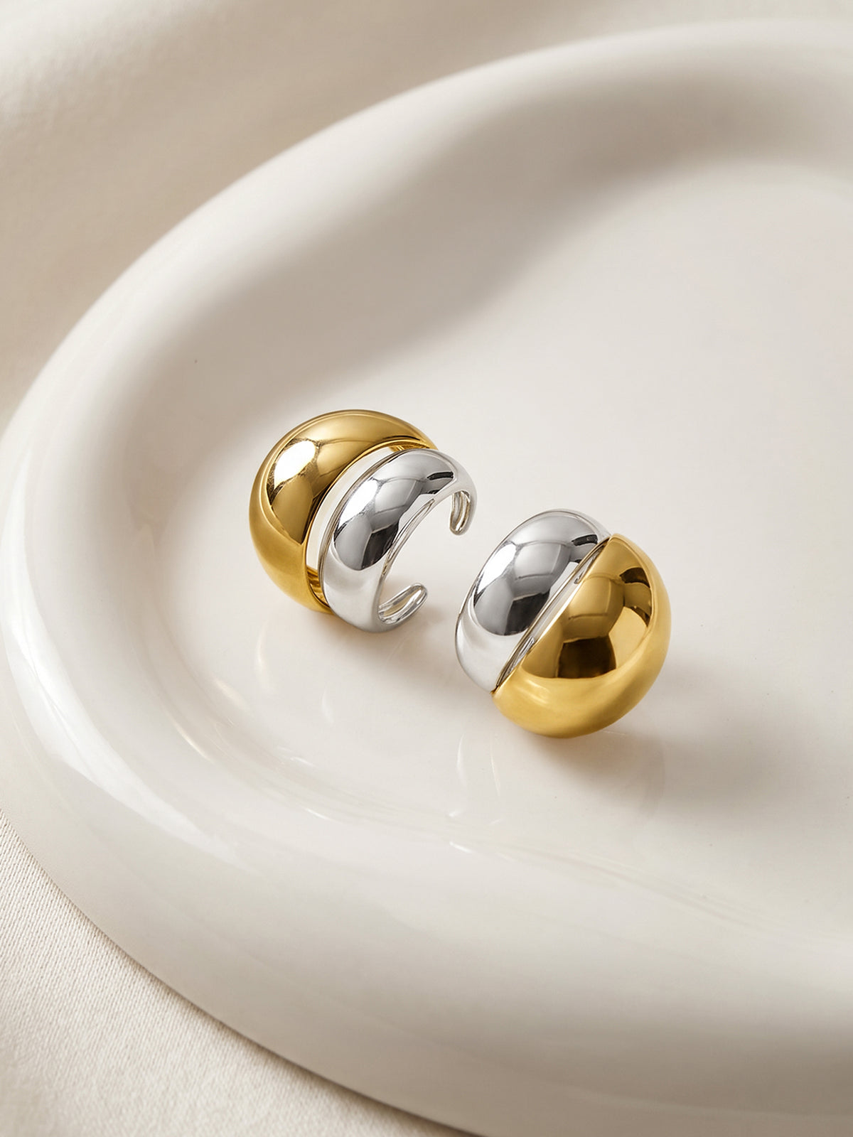 IXIA by GIVA Mini Curve Dual Tone Ear Cuffs