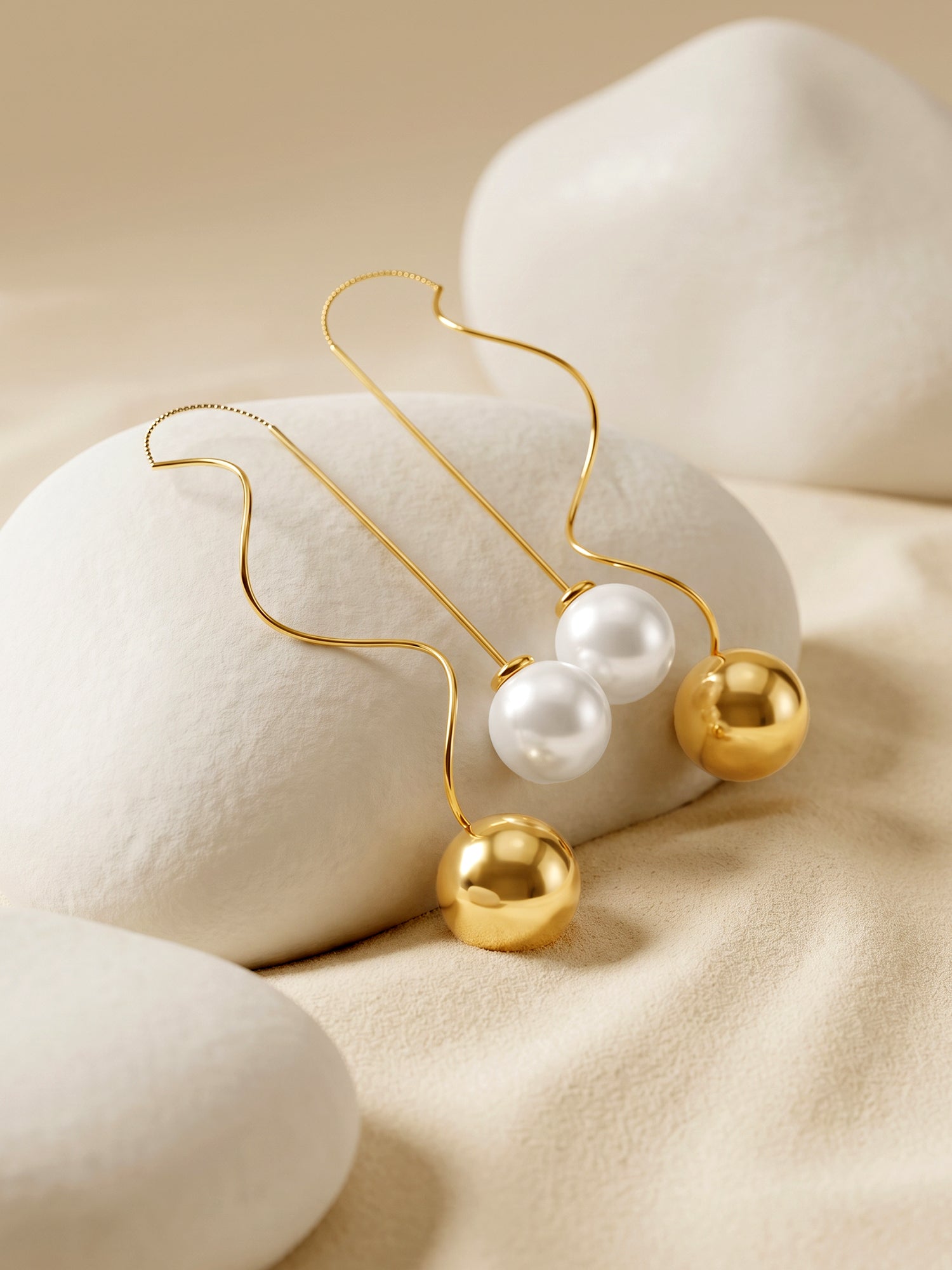 OnnMe by GIVA Pearl Waltz Gold Plated Earrings