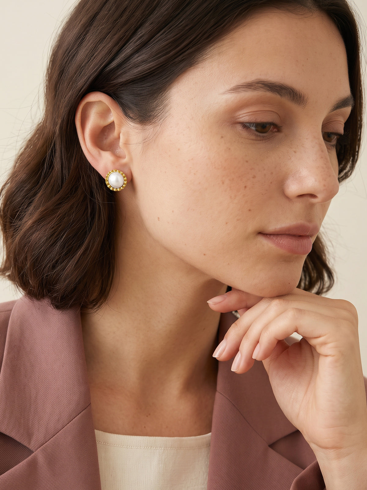 IXIA by GIVA Pearly Whirl Gold Plated Studs