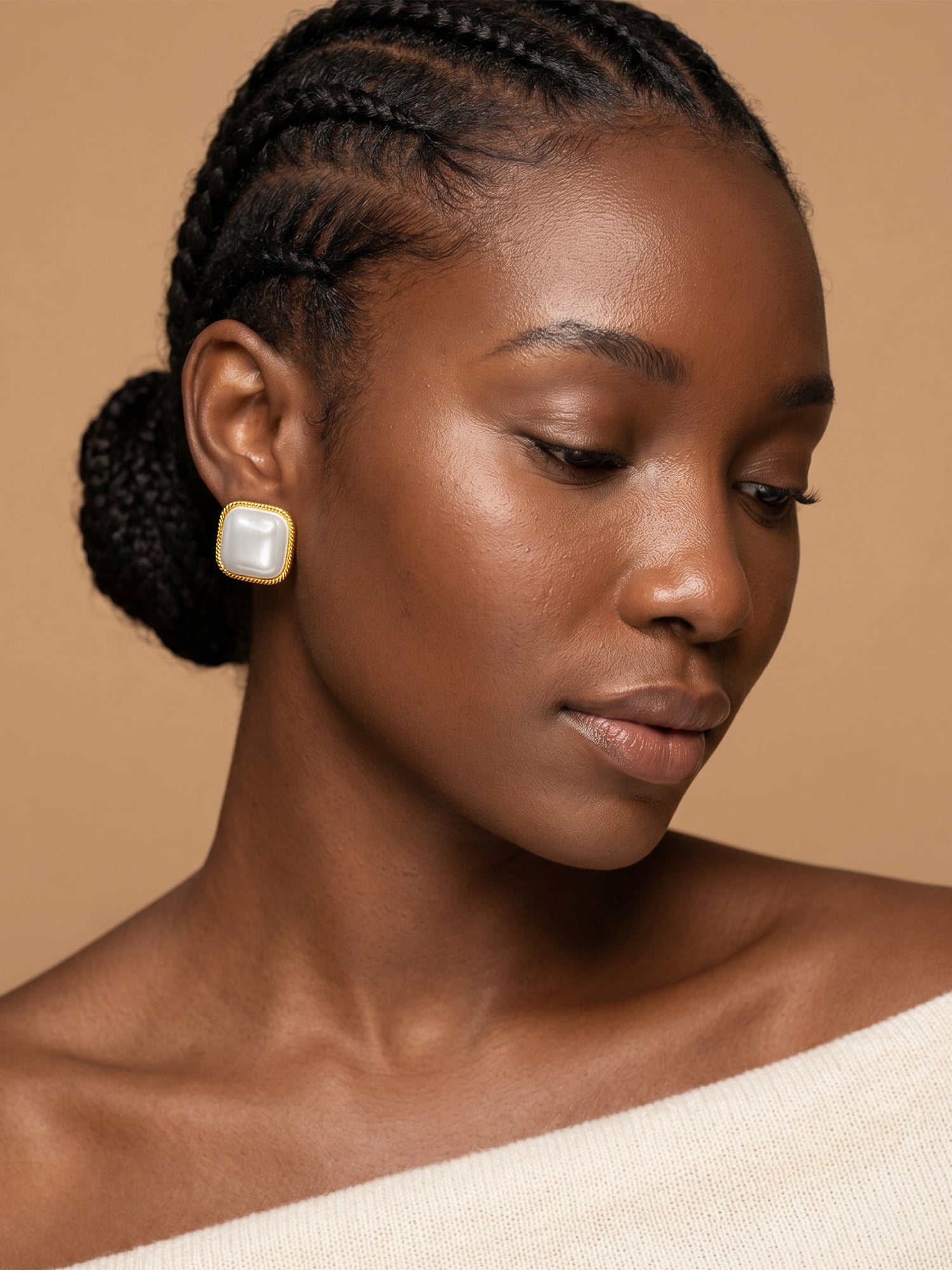 No Curve Pearl Gold Plated Earrings