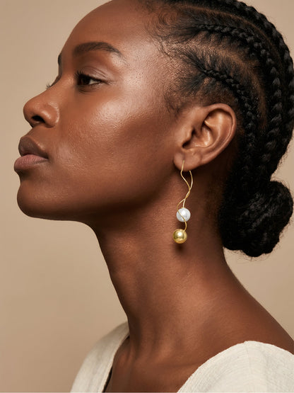 OnnMe by GIVA Pearl Waltz Gold Plated Earrings