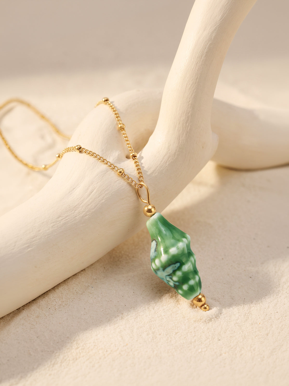 IXIA BY GIVA Green Shell Gold Plated Necklace
