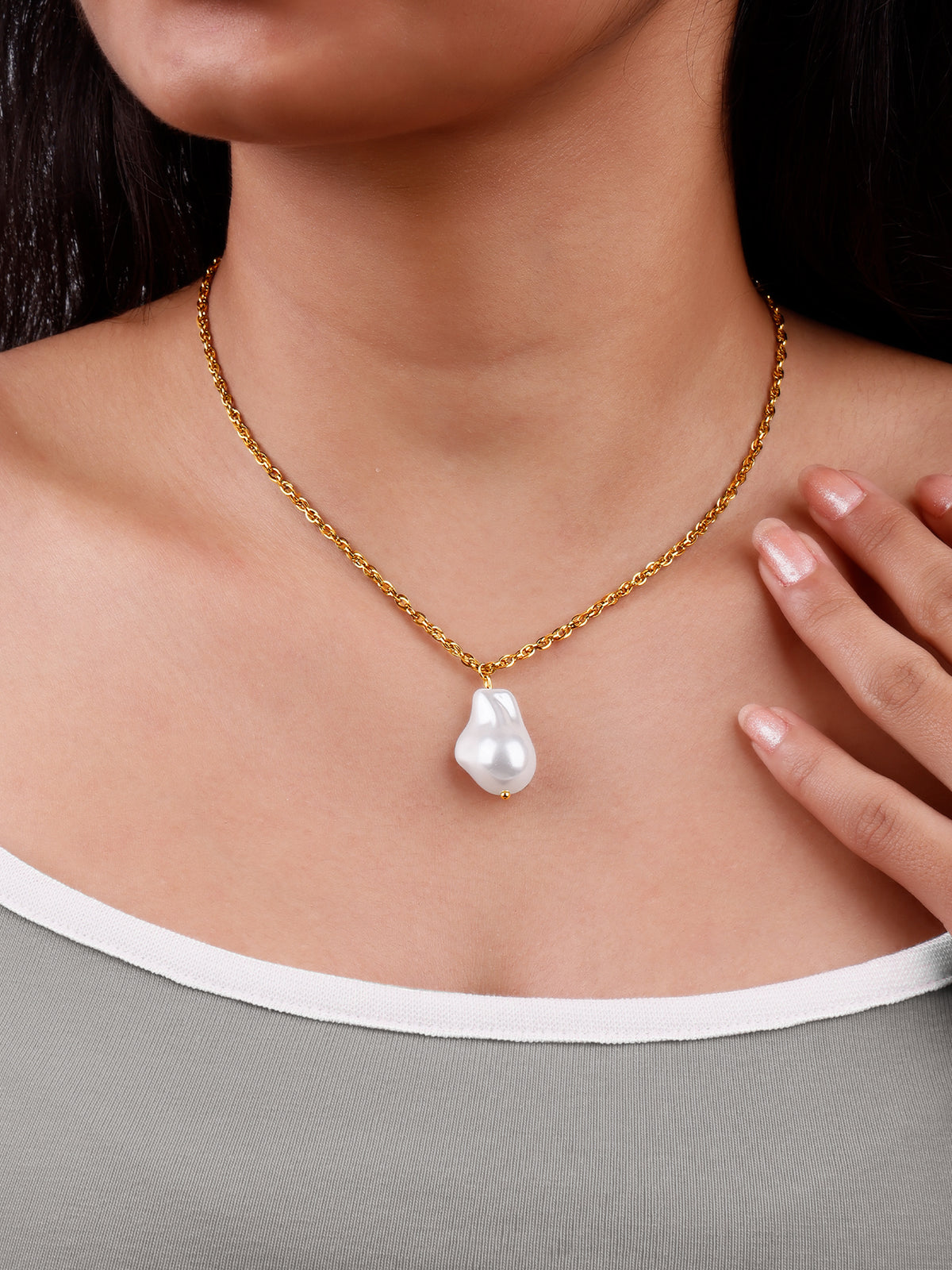 IXIA by GIVA Pearlfect One Gold Plated Pendant With Chain