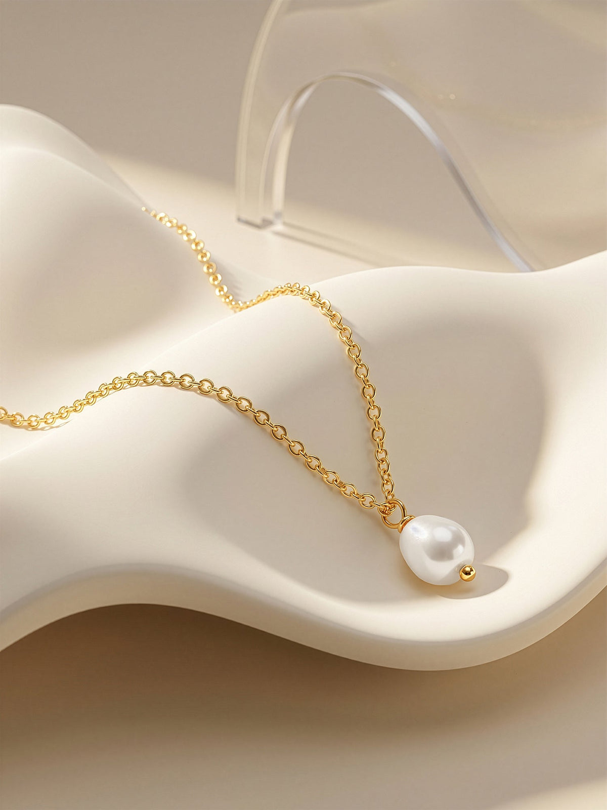 IXIA by GIVA Pearl Mood Gold Plated Pendant with Link Chain