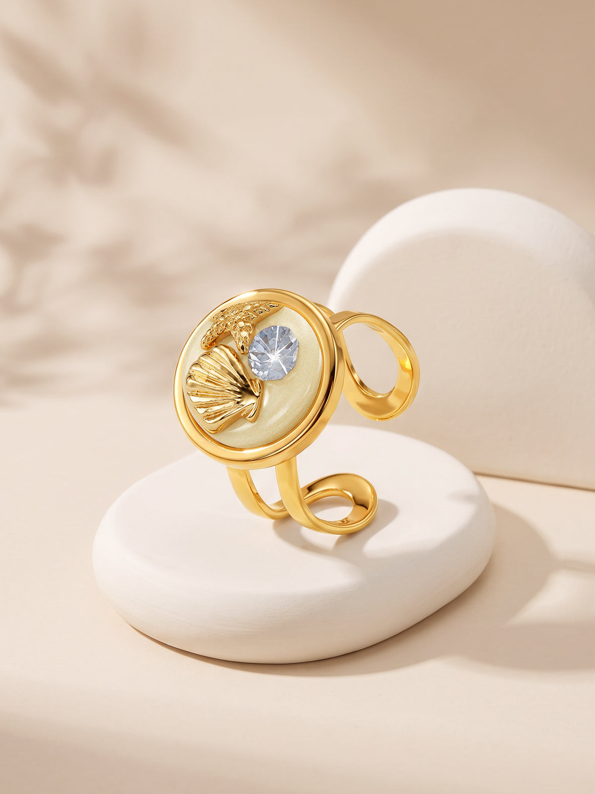 IXIA by GIVA Shell Yeah Gold Plated Ring (Size 10)
