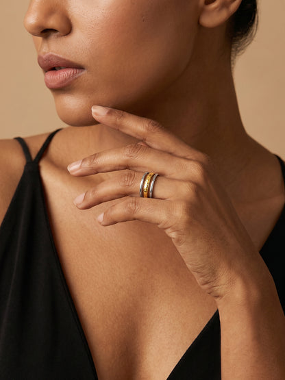 The Chic Switch Dual Tone Ring (Size 18)