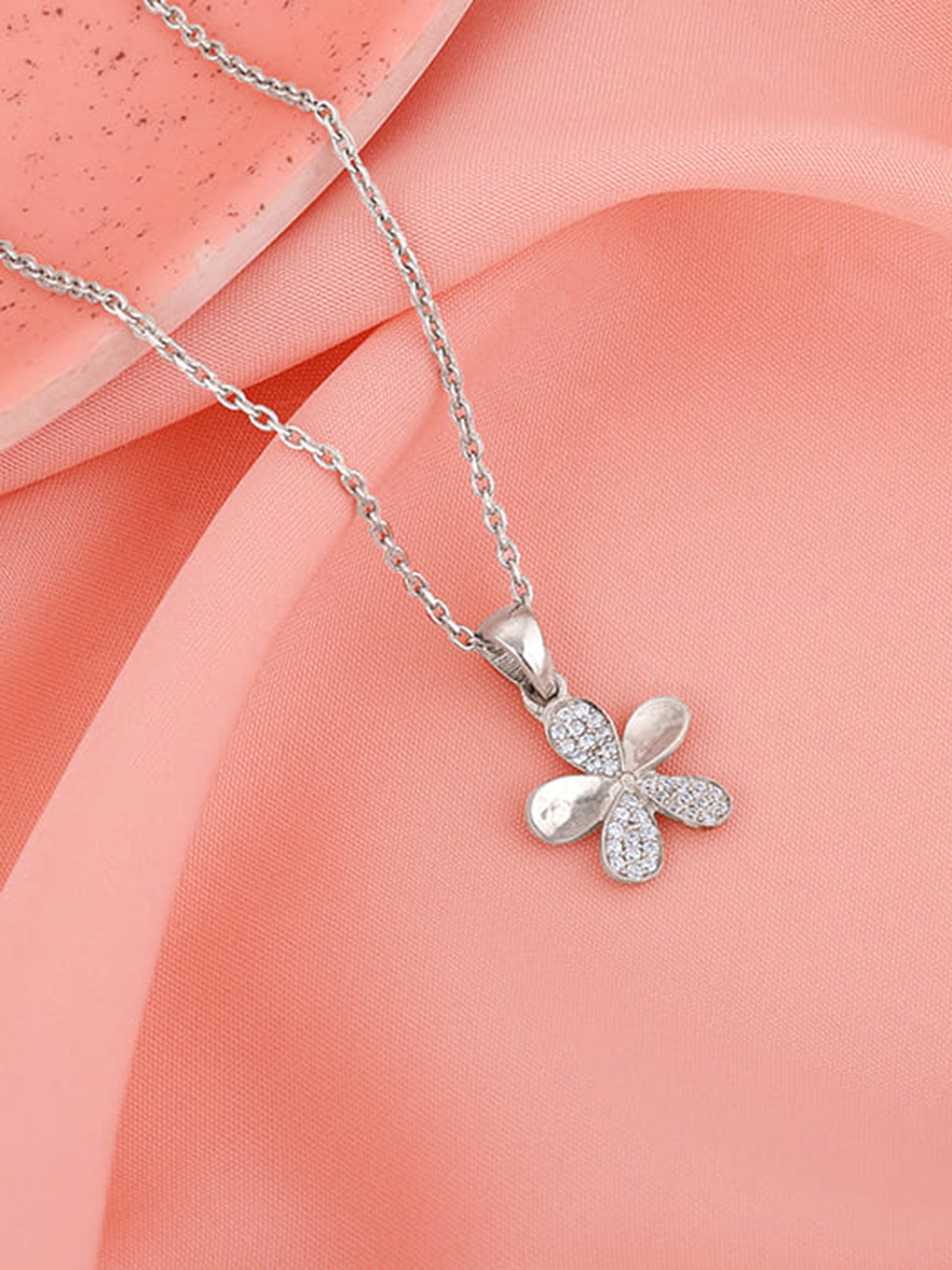 Silver Flower Pendant With Link Chain