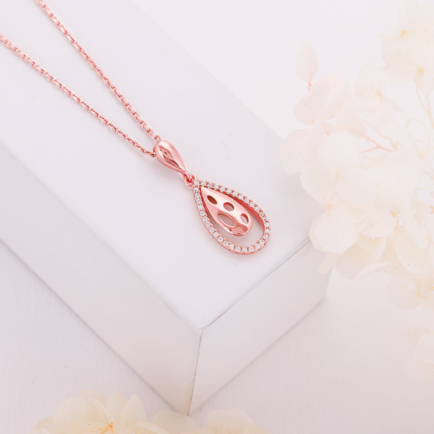 Rose Gold Intricate Teardrop Pendant with Link Chain