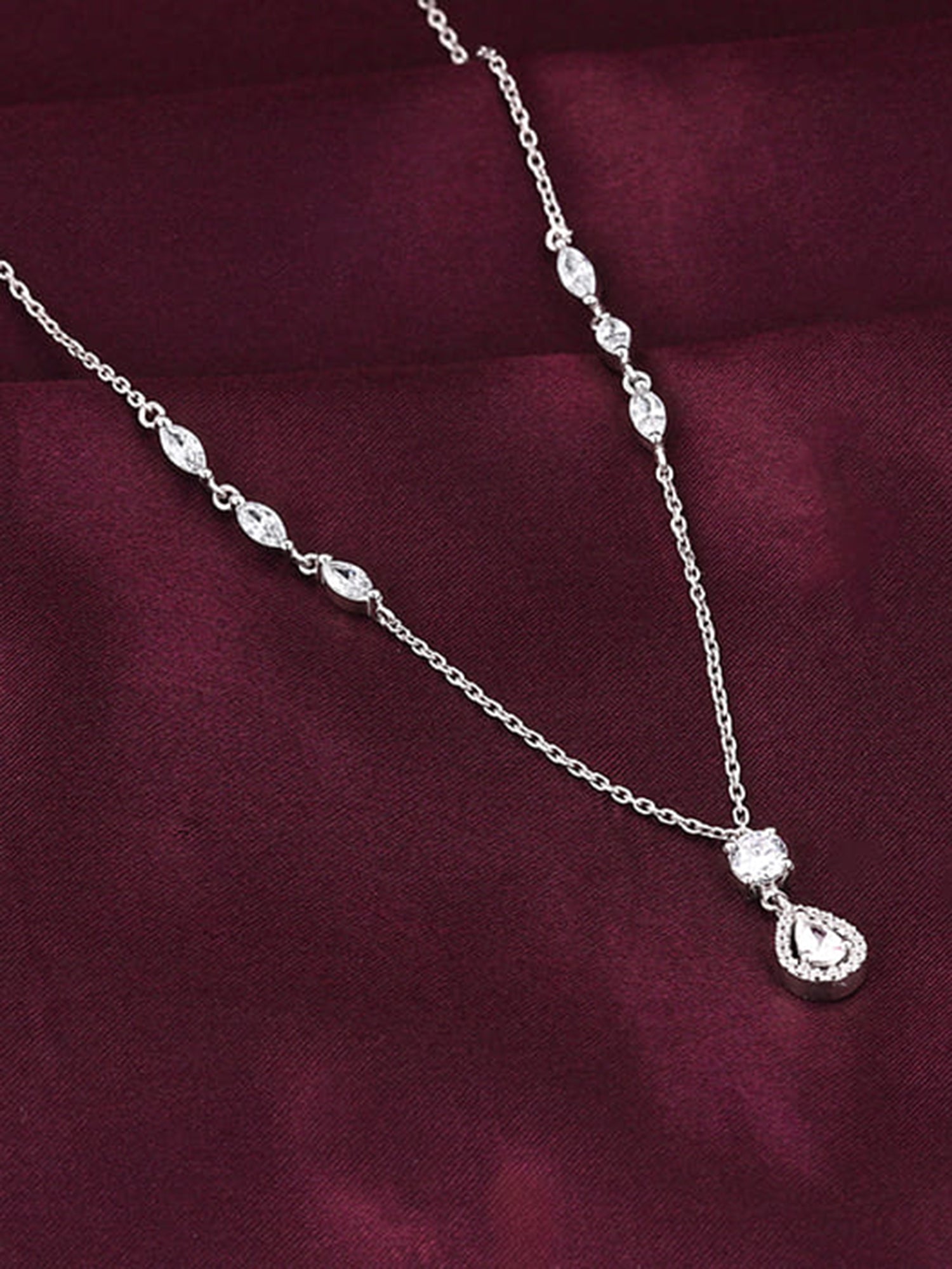 Silver Regal Radiance Necklace