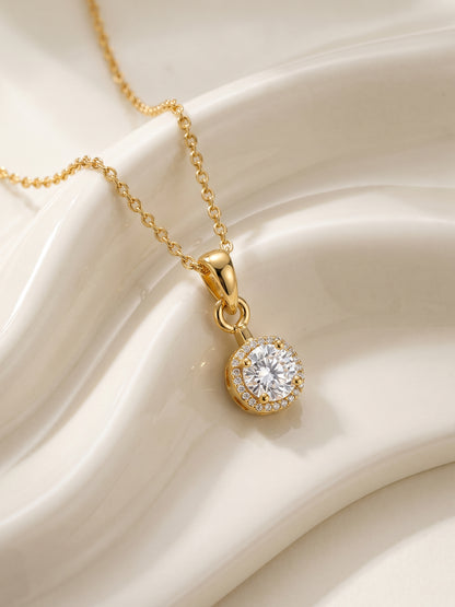 Golden Classy Solitaire Pendant With Link Chain