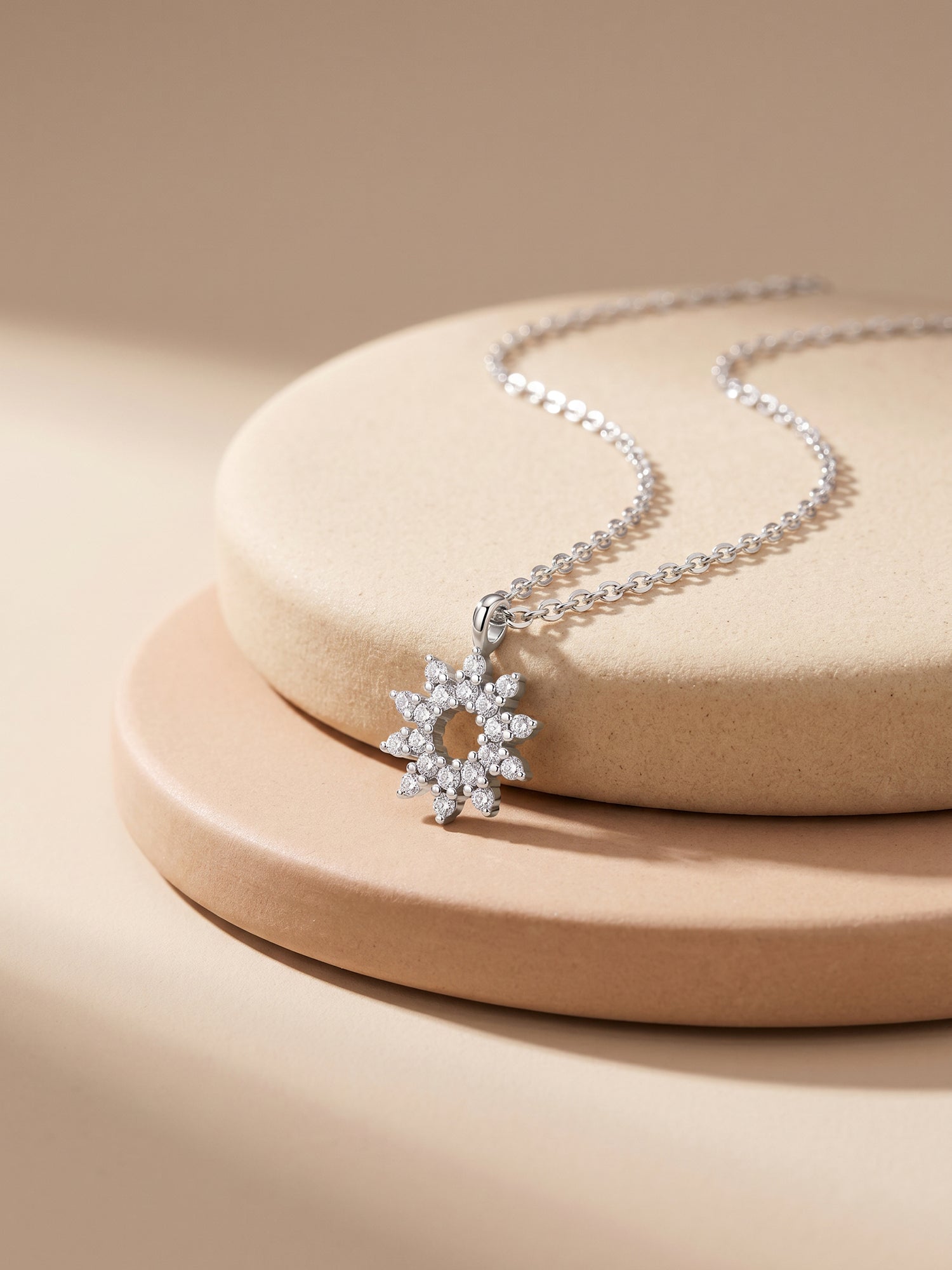 Sliver Sparkling Floral Pendant With Link Chain