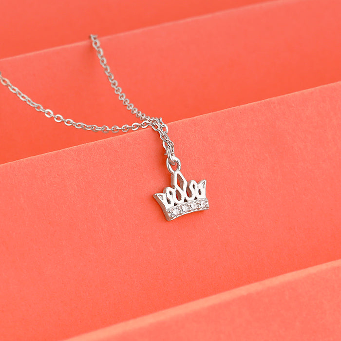 Silver Crown Delight Pendant With Link Chain – GIVA